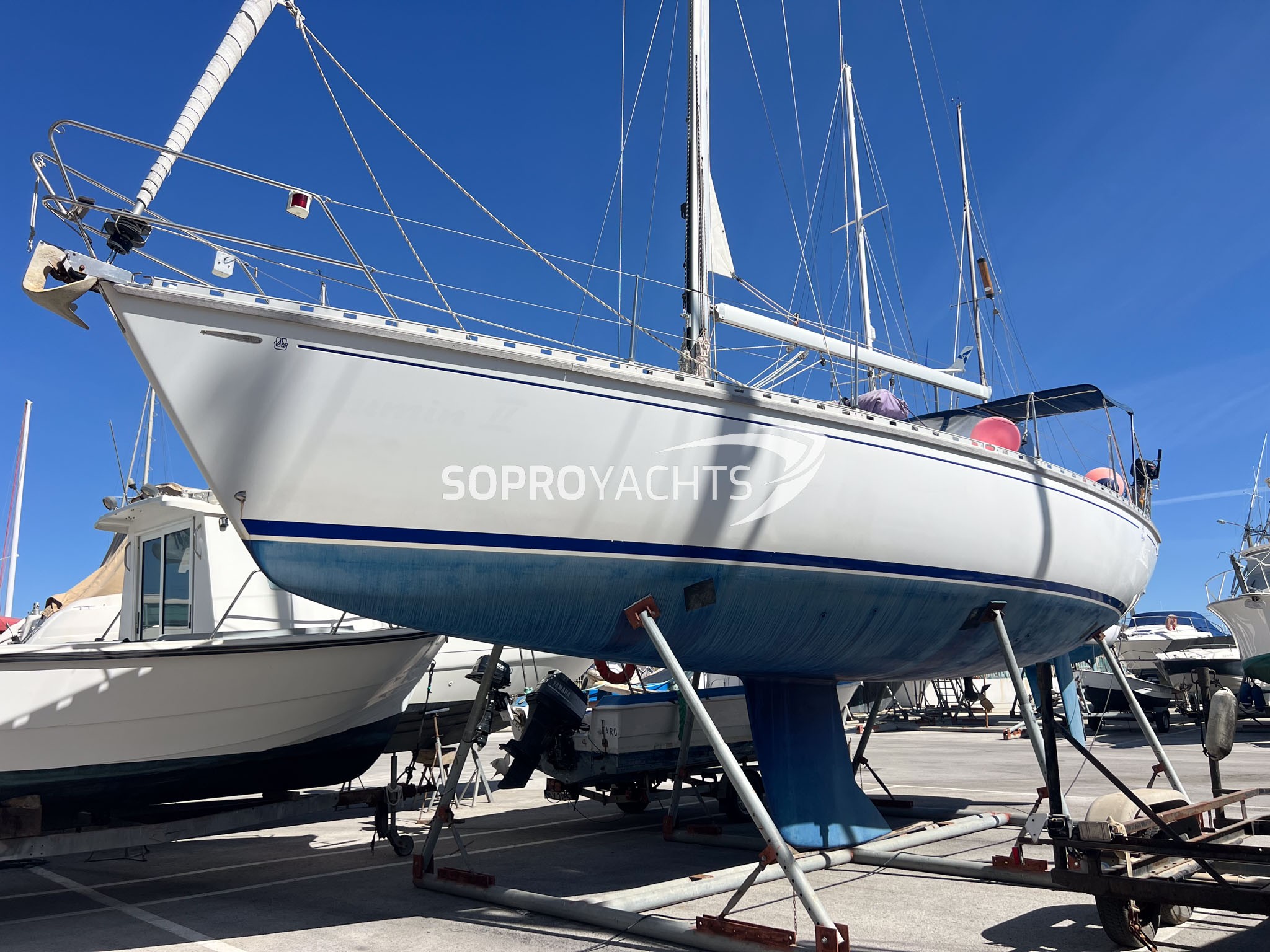 New model and new name for the range of motor yachts catamarans -1