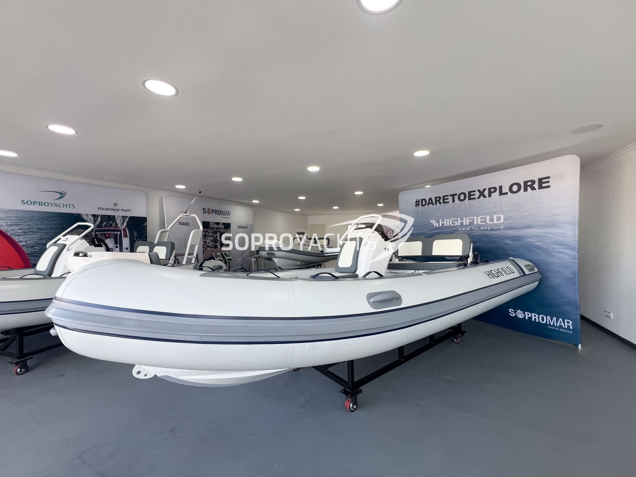 New model and new name for the range of motor yachts catamarans -1