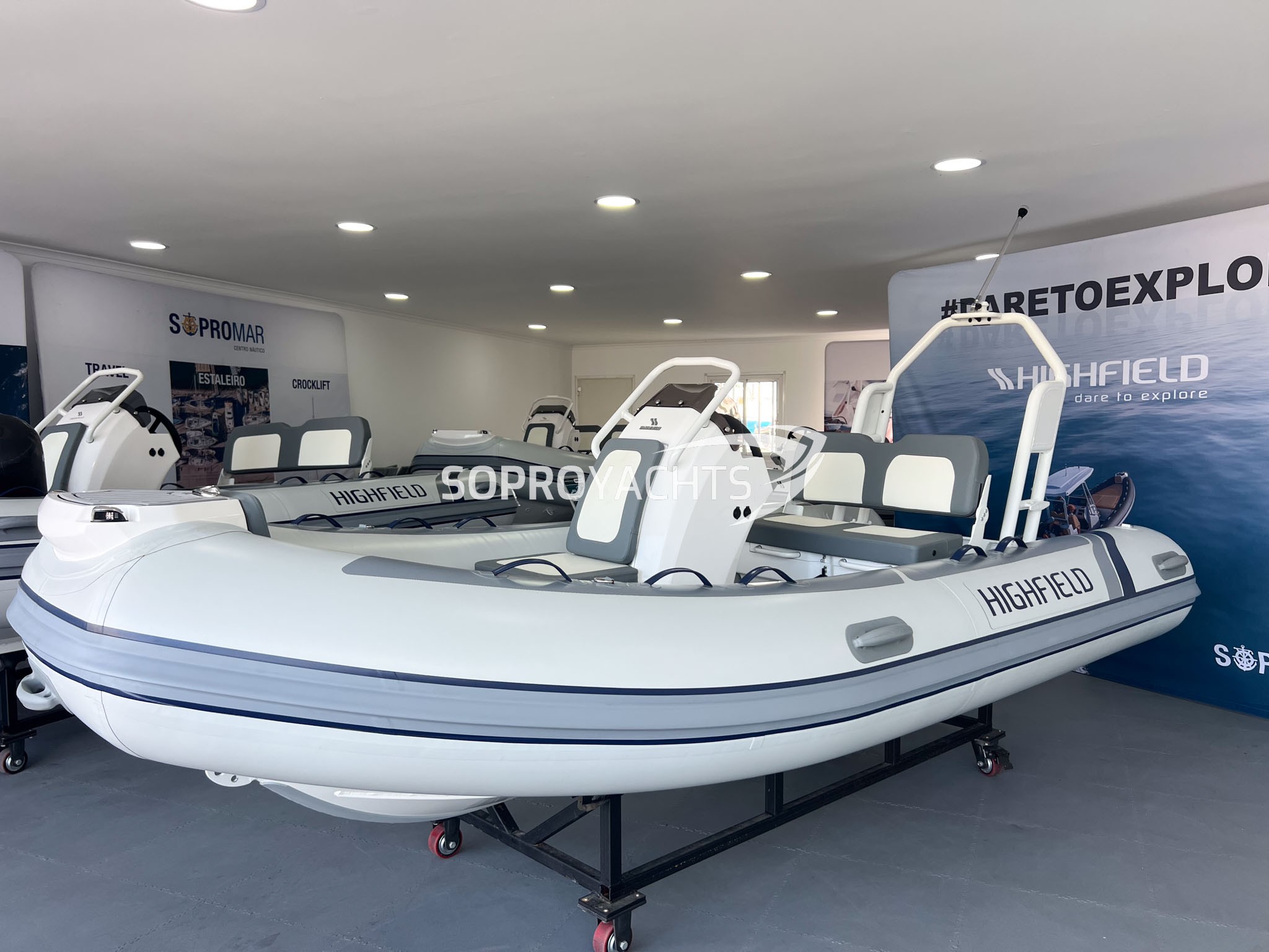 New model and new name for the range of motor yachts catamarans -1