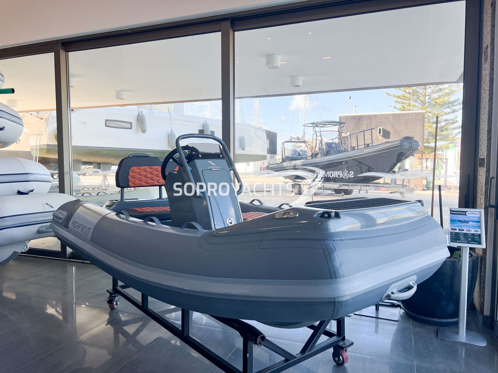 New model and new name for the range of motor yachts catamarans -1