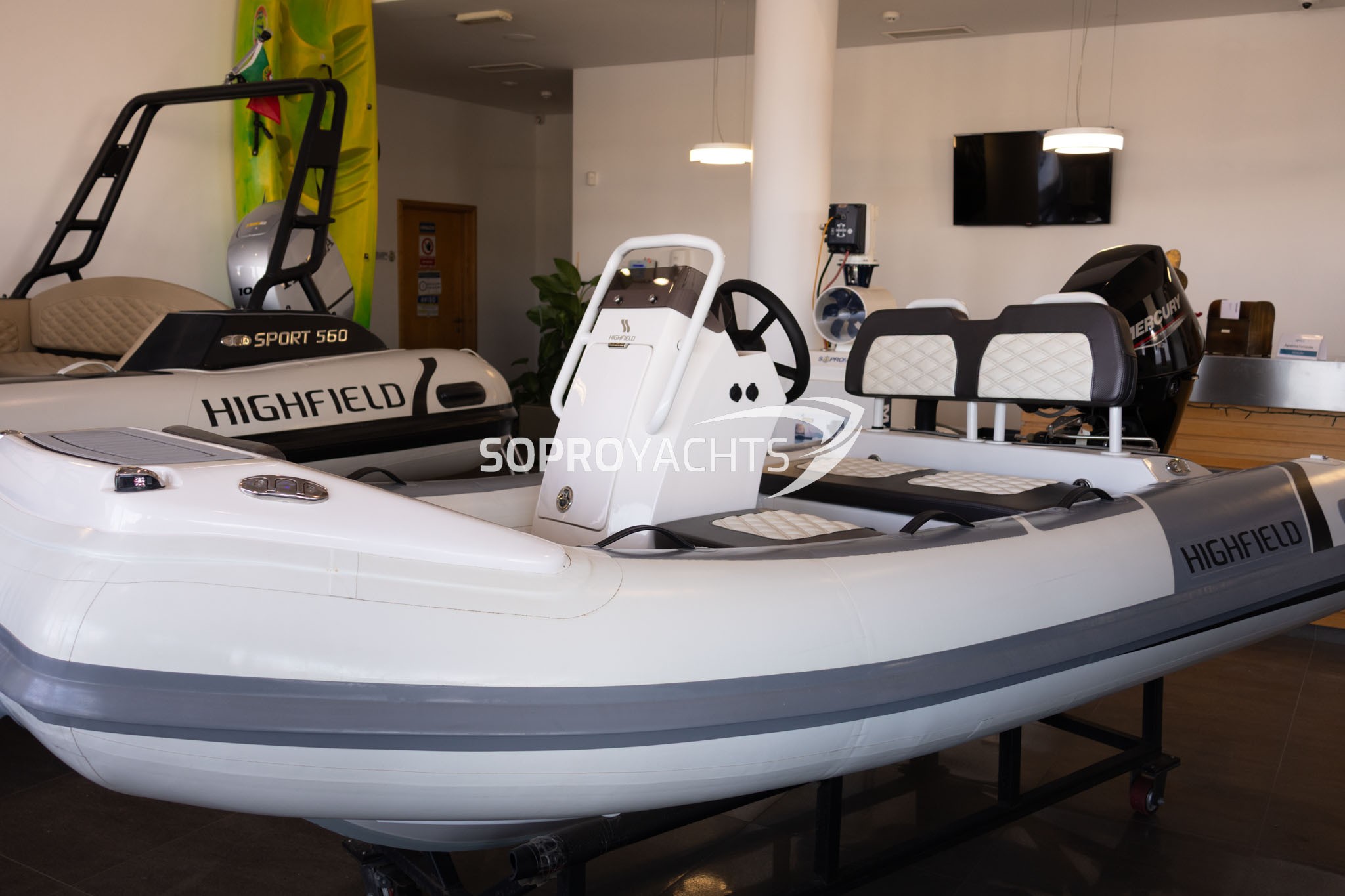 New model and new name for the range of motor yachts catamarans -1