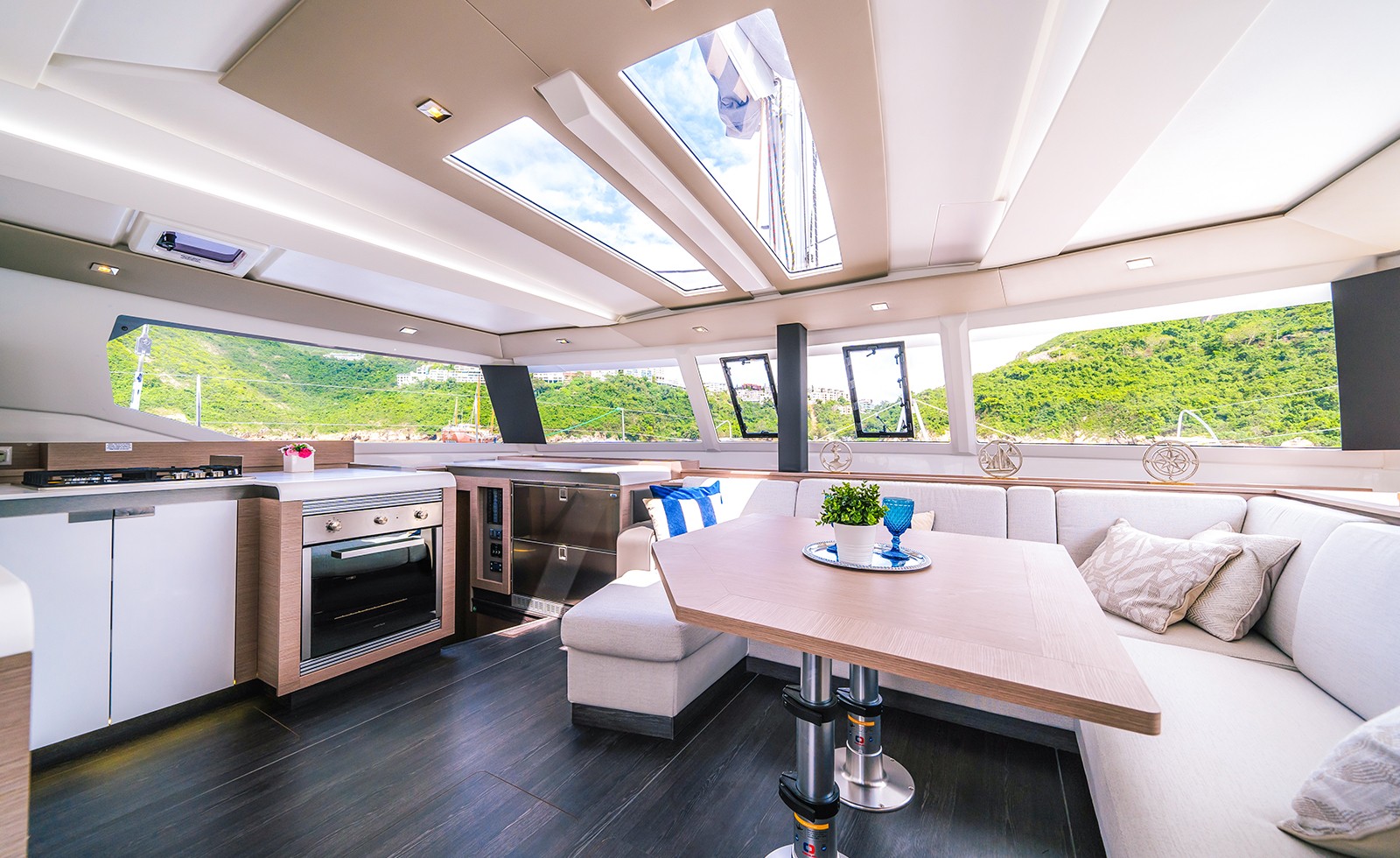 Desvendando o Tanna 47: O Canivete Suíço da Excelência Náutica da Fountaine Pajot